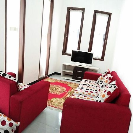 Omah Etan Batu Hostel Batu  Kültér fotó