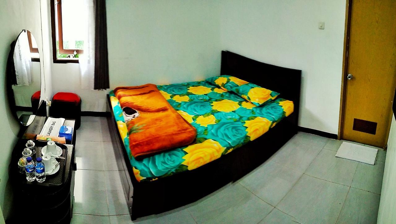 Omah Etan Batu Hostel Batu  Kültér fotó